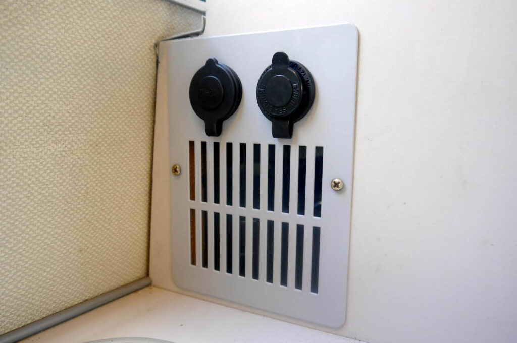 CVC 12v Fridge Vent Socket